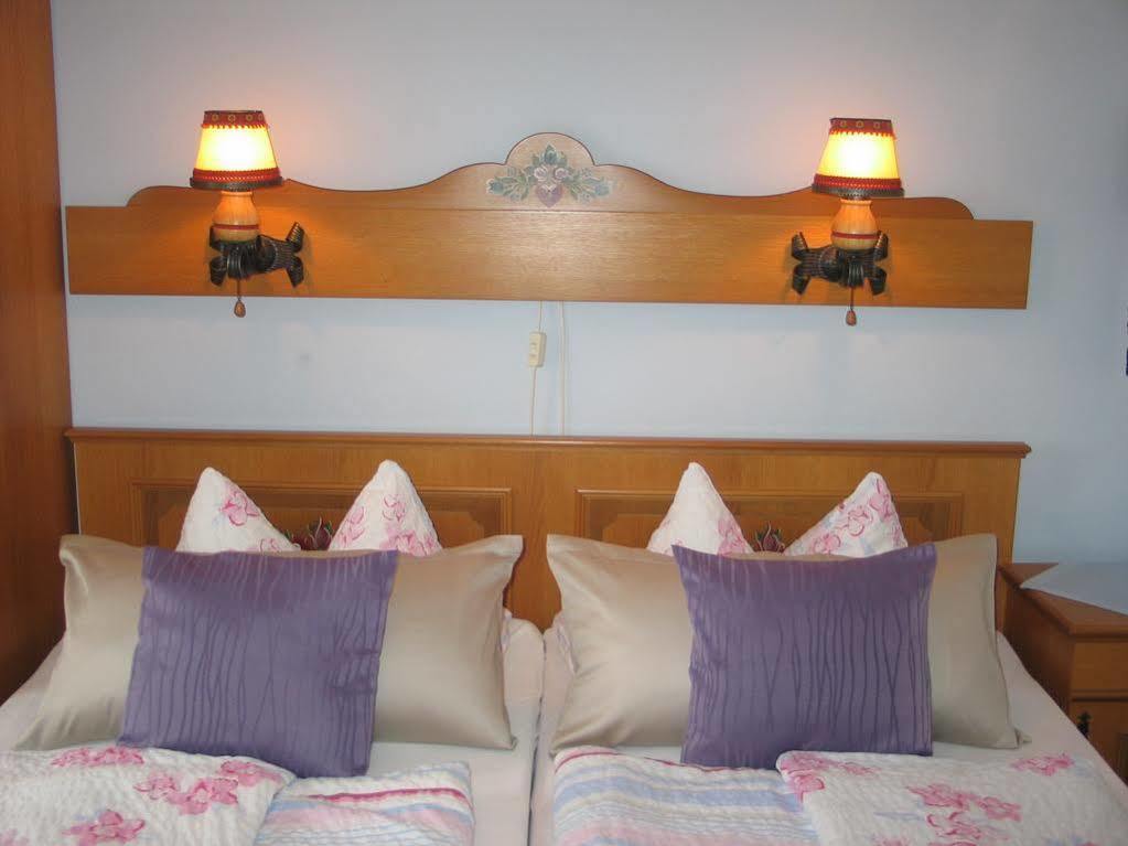 Restaurant Landgasthof Zum Wiesengrund Newel Екстериор снимка